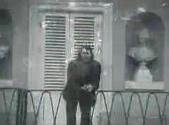 Nino Bravo cant desde La casita del pescador "Puerta de amor"